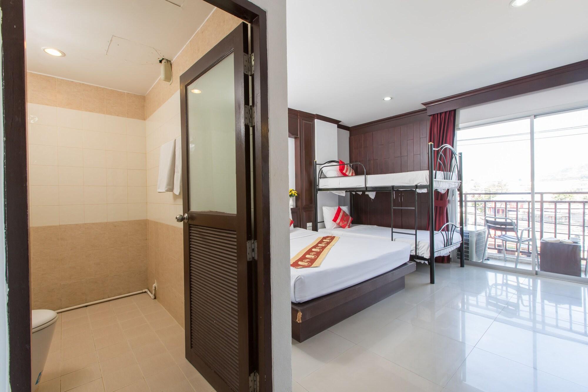 Patong Buri Hotel Extérieur photo
