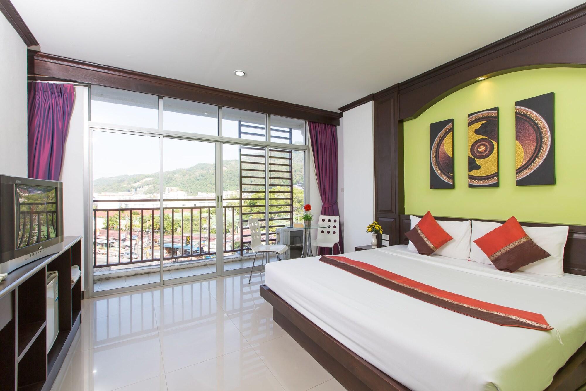 Patong Buri Hotel Extérieur photo