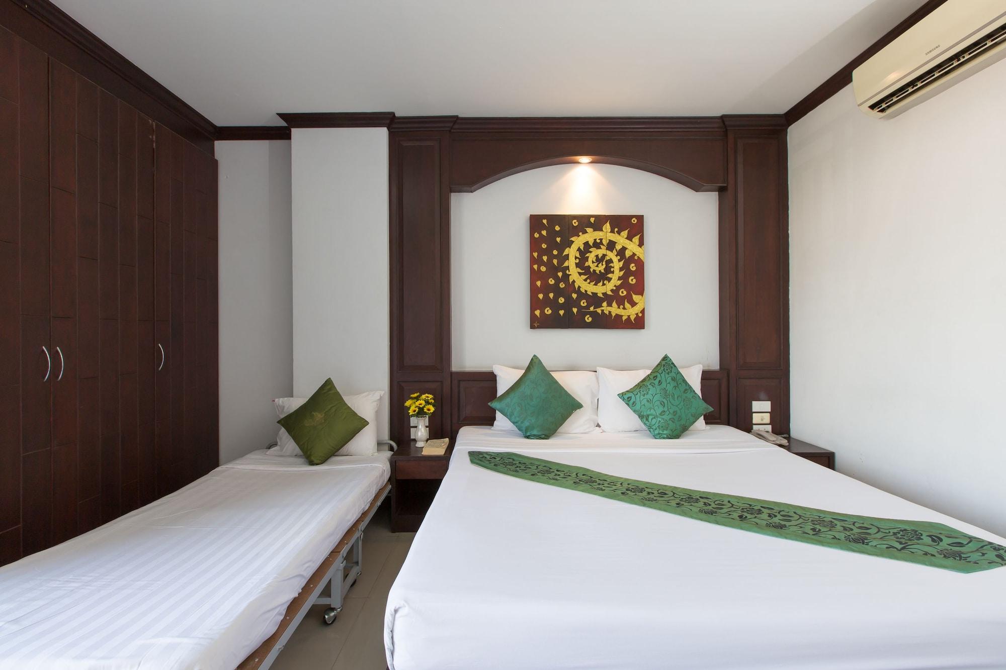 Patong Buri Hotel Extérieur photo
