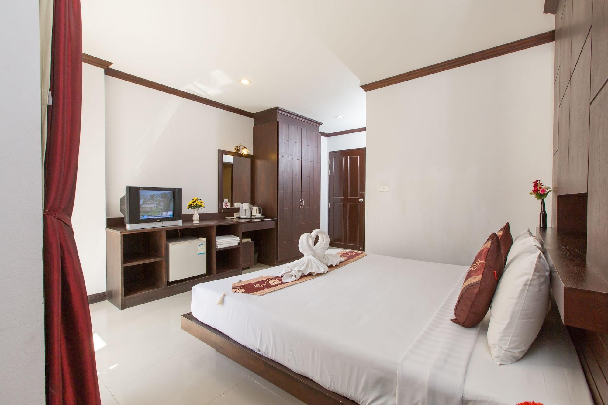 Patong Buri Hotel Extérieur photo
