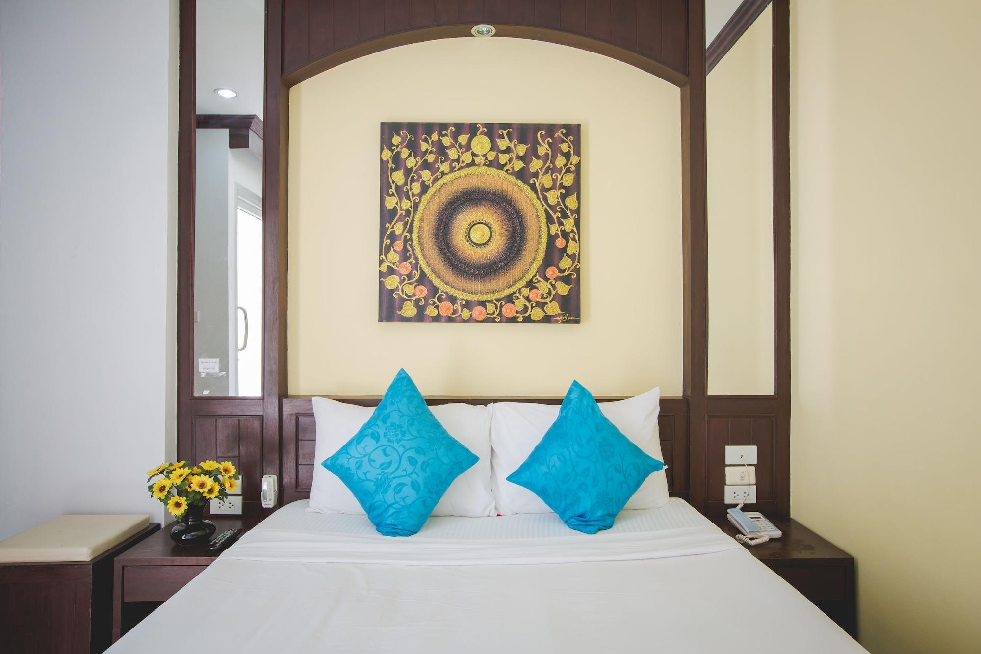 Patong Buri Hotel Extérieur photo