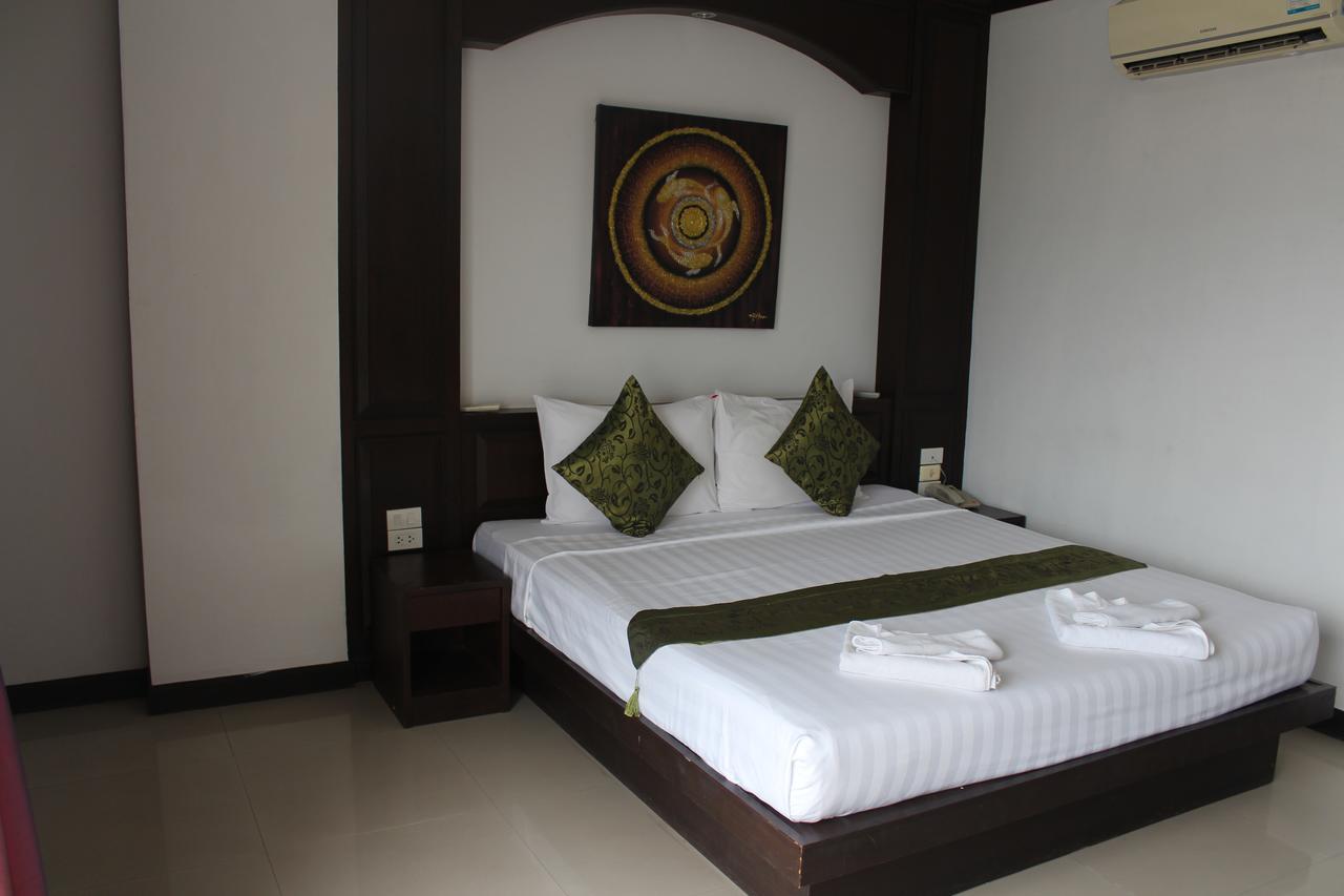Patong Buri Hotel Extérieur photo