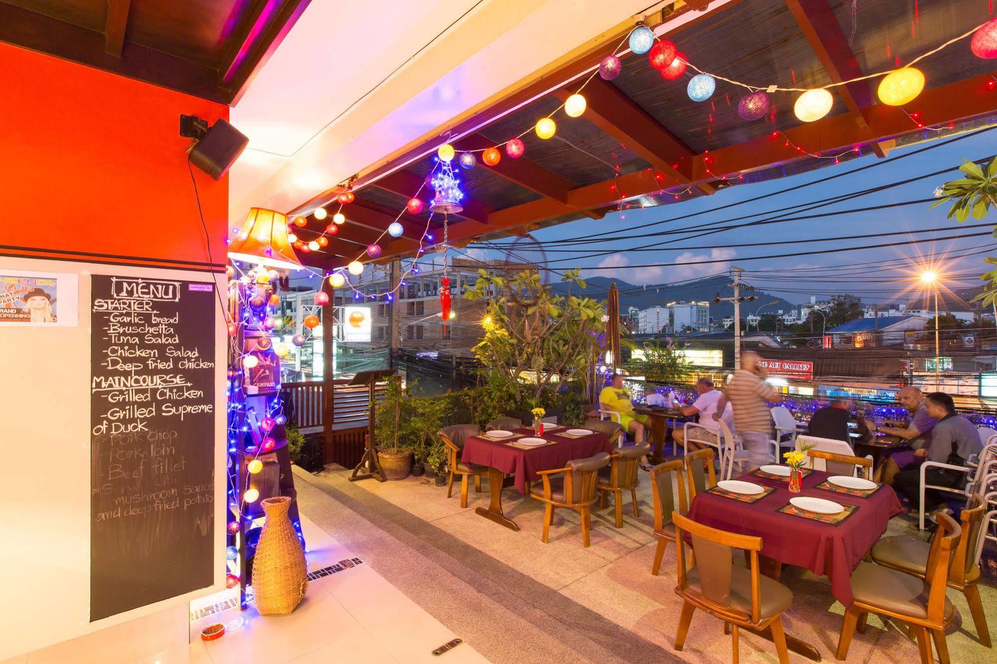 Patong Buri Hotel Extérieur photo